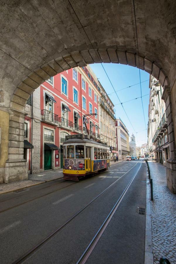 A Captivating Apartment Close To River Tagus In Lisbon Luaran gambar